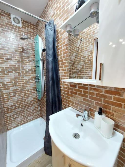 Sweet Dreams Suites Cosy Studio Piata Romana Bucharest Luaran gambar