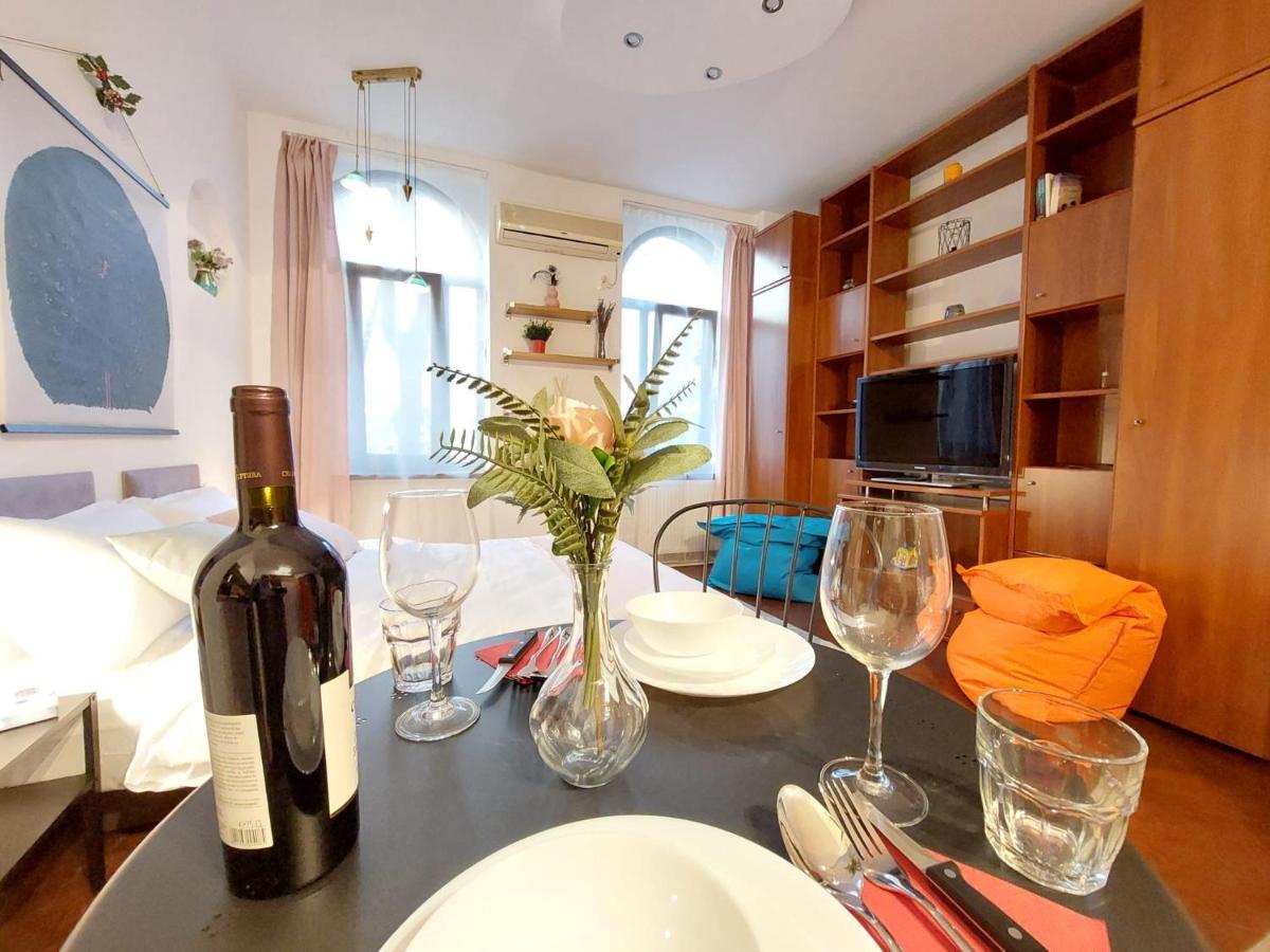 Sweet Dreams Suites Cosy Studio Piata Romana Bucharest Luaran gambar