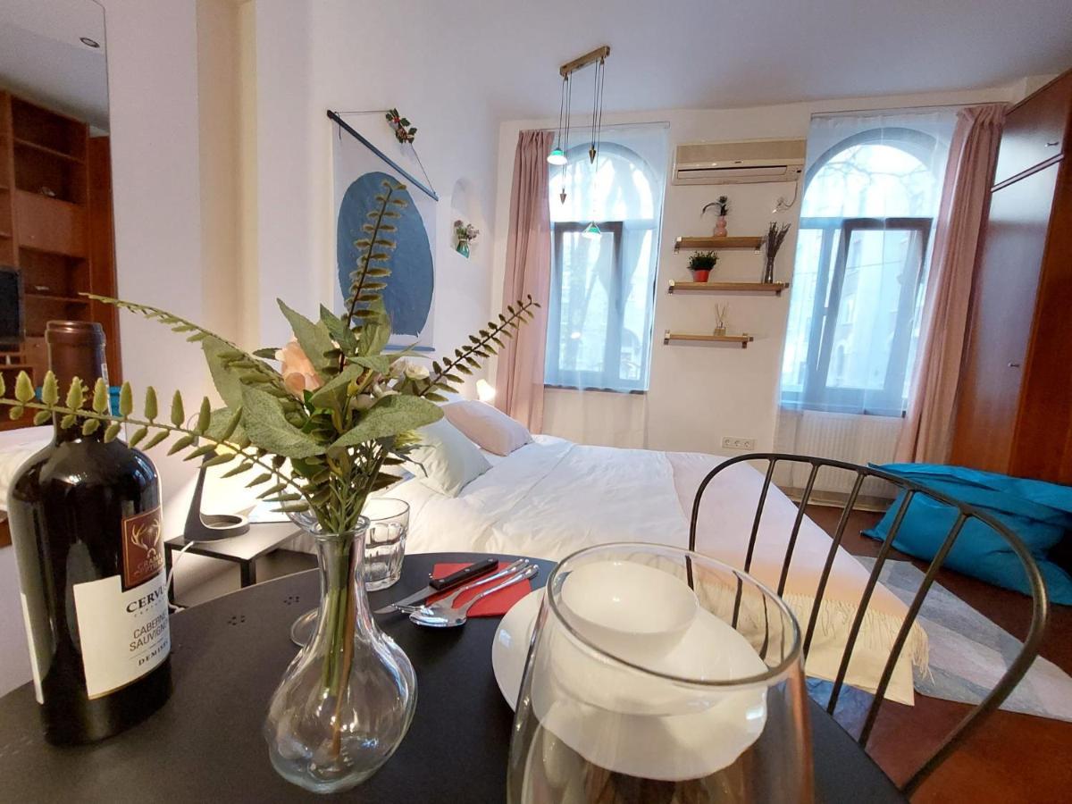 Sweet Dreams Suites Cosy Studio Piata Romana Bucharest Luaran gambar
